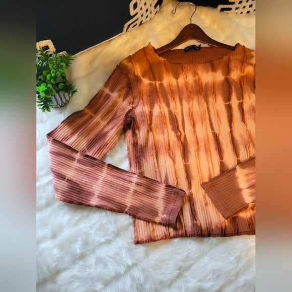 Pretty Little Thing | Ribbed Tie Dye Contrast Seam Long Sleeve Top | Size 6 NWOT - Picture 2 of 12